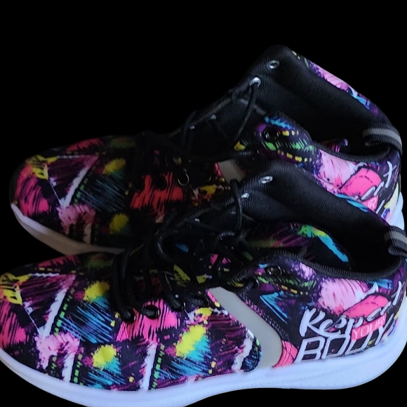 Women's graffiti lightweight high top sneaker size 39 8.5 US - Picture 4 of 7